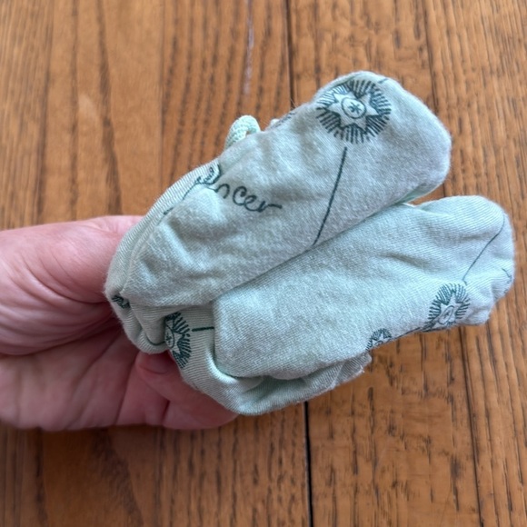 Kate Quinn Mint Green Baby Booties Cancer Horoscope 0-3 months - Picture 2 of 2